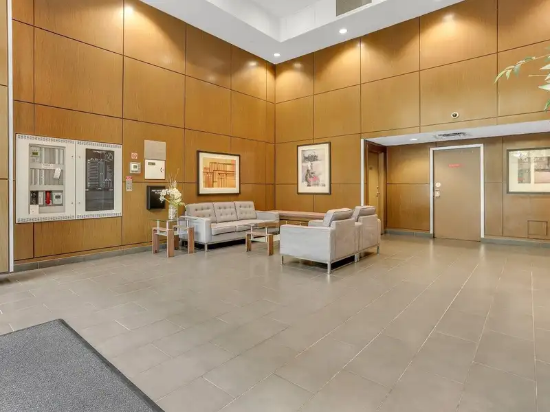1508 9133 HEMLOCK DRIVE - photo 2 of 20