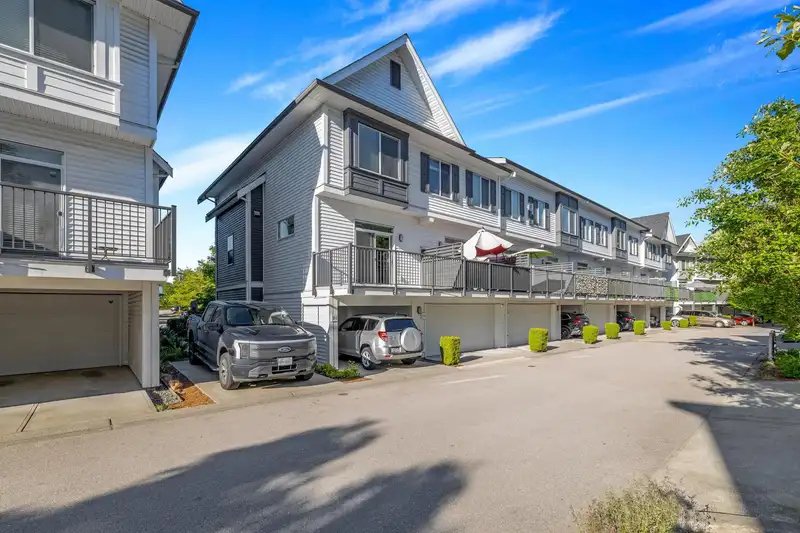 74 15340 GUILDFORD DRIVE - photo 1 of 28
