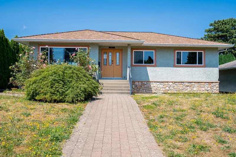 4871 HIGHLAWN DRIVE - photo 1 of 25