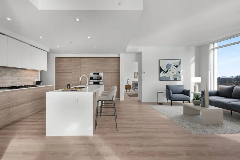 4008 680 QUAYSIDE DRIVE - photo 2 of 25