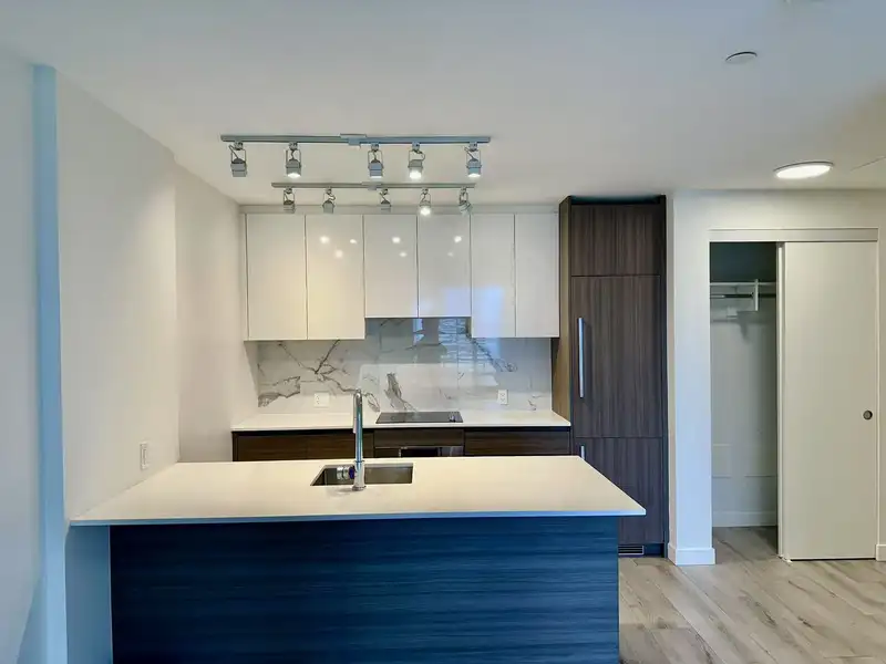 1204 10626 CITY PARKWAY - photo 2 of 29