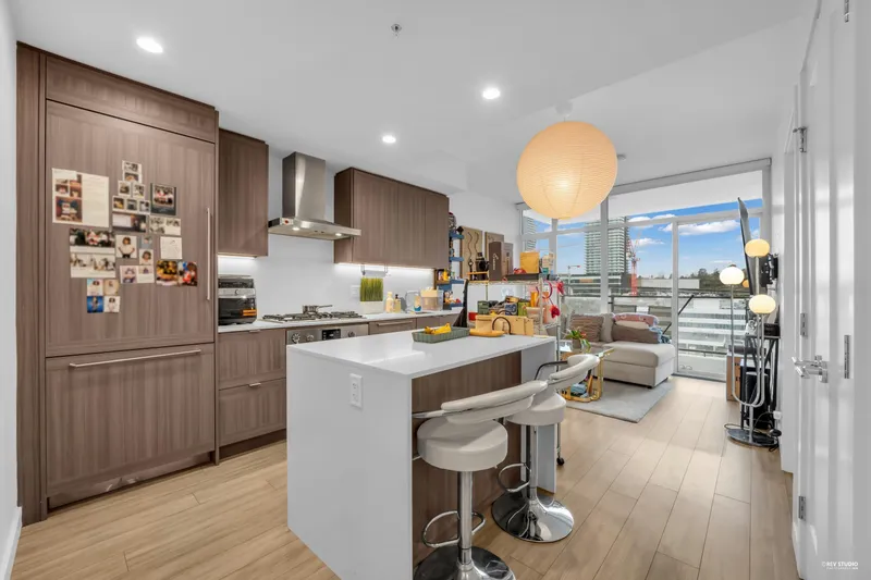 1105 2351 BETA AVENUE - photo 2 of 25