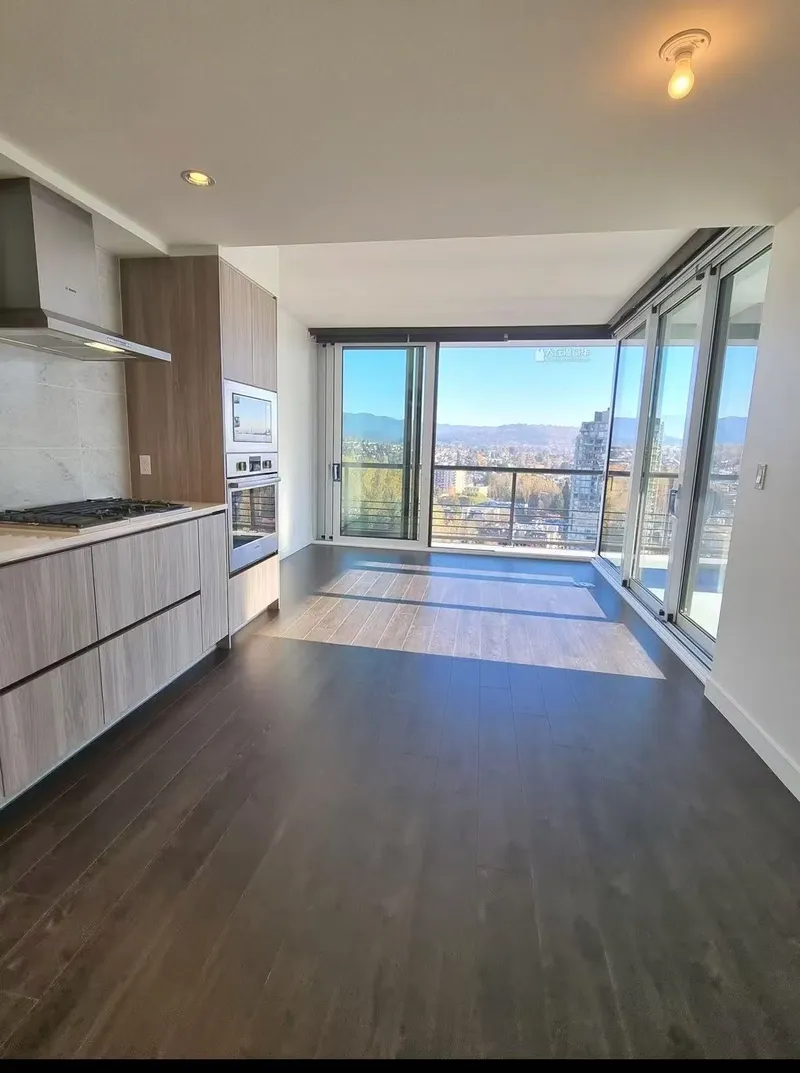 1409 4720 LOUGHEED HIGHWAY - photo 1 of 12