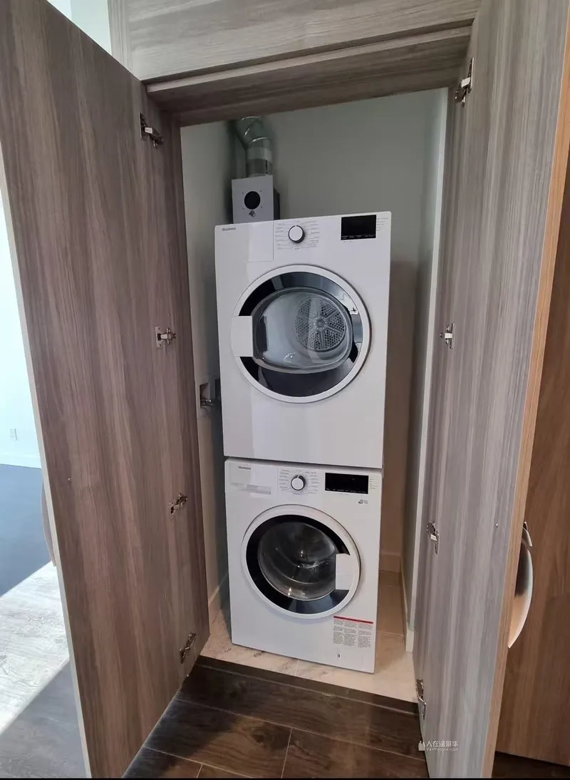 1409 4720 LOUGHEED HIGHWAY - photo 4 of 12