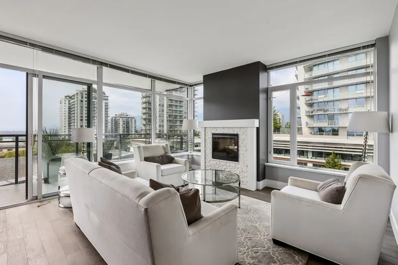 505 111 E 13TH STREET - photo 1 of 25