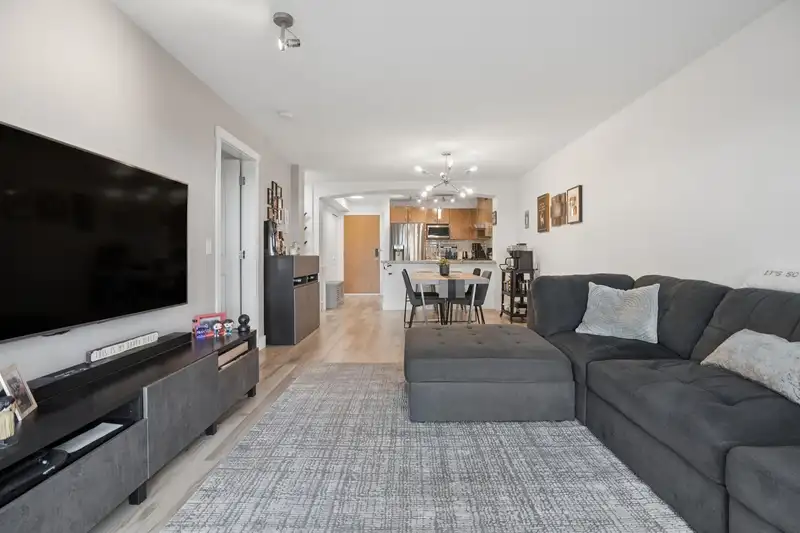 202 3082 DAYANEE SPRINGS BOULEVARD - photo 4 of 34