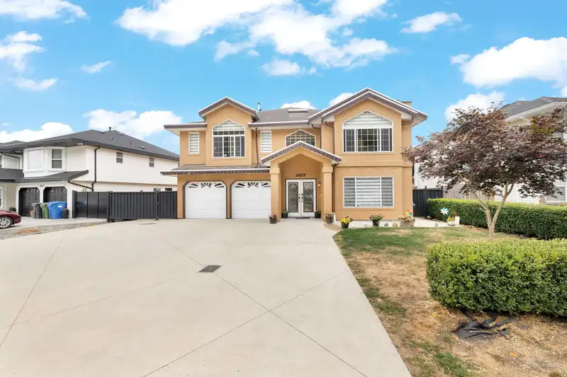 3528 GALIANO DRIVE - photo 2 of 32