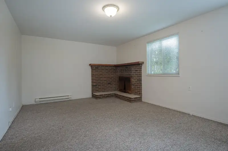 1713 156TH STREET - photo 4 of 37