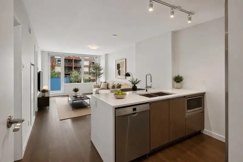 606 1009 HARWOOD STREET - photo 1 of 35
