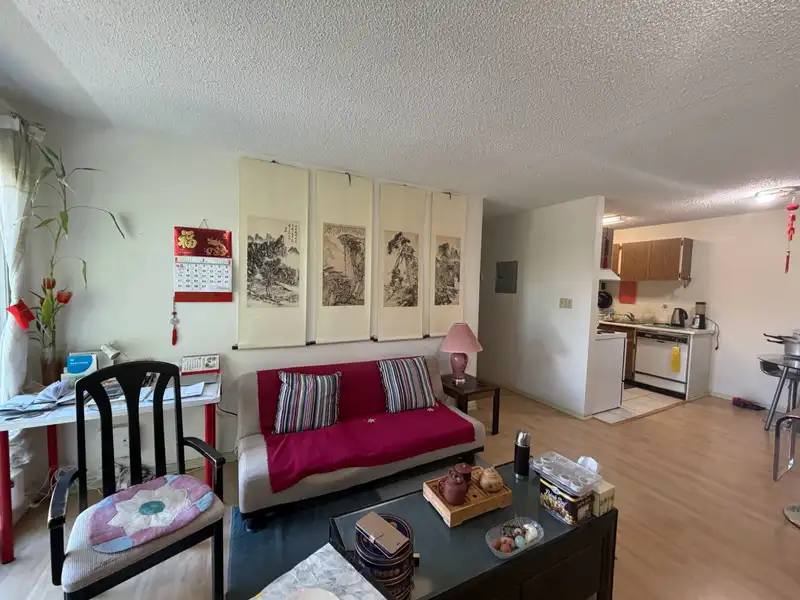 304 7180 LINDSAY ROAD - photo 2 of 8