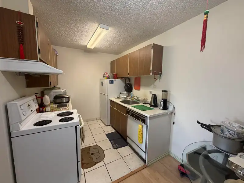 304 7180 LINDSAY ROAD - photo 4 of 8