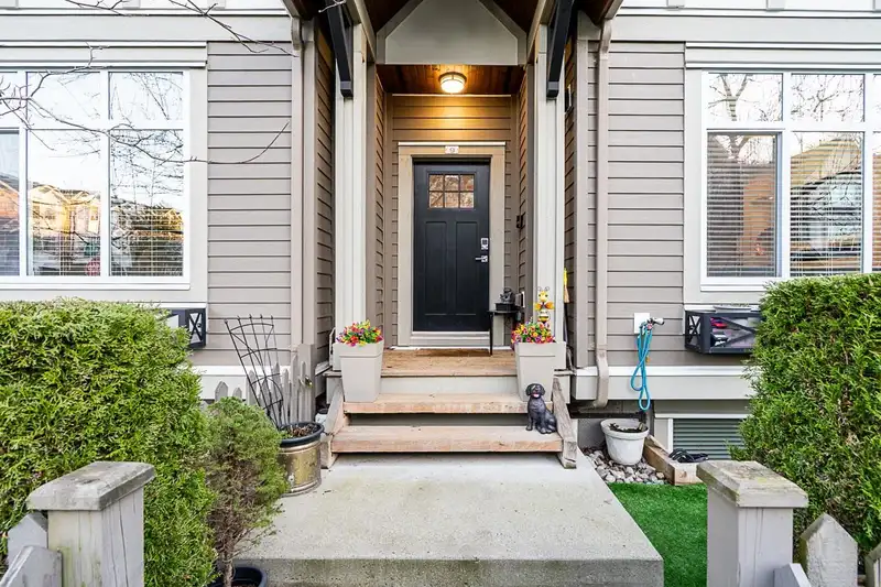 9 6588 195A STREET - photo 2 of 40