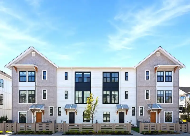 39 7918 204B STREET - photo 1 of 10
