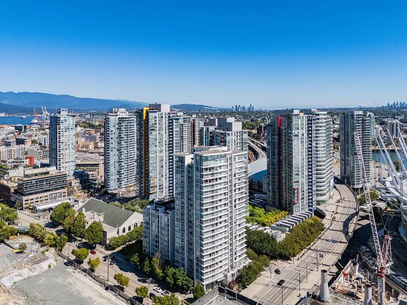 607 161 W GEORGIA STREET - photo 2 of 25