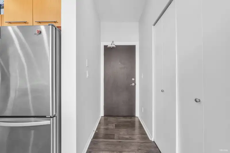 3303 2133 DOUGLAS ROAD - photo 4 of 38