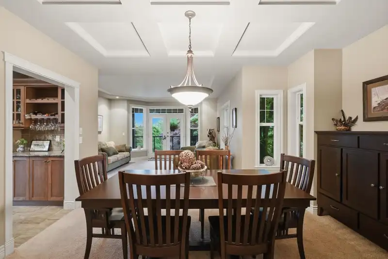 10240 ROLLEY CRESCENT - photo 4 of 40