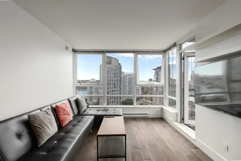 2710 928 BEATTY STREET - photo 3 of 32