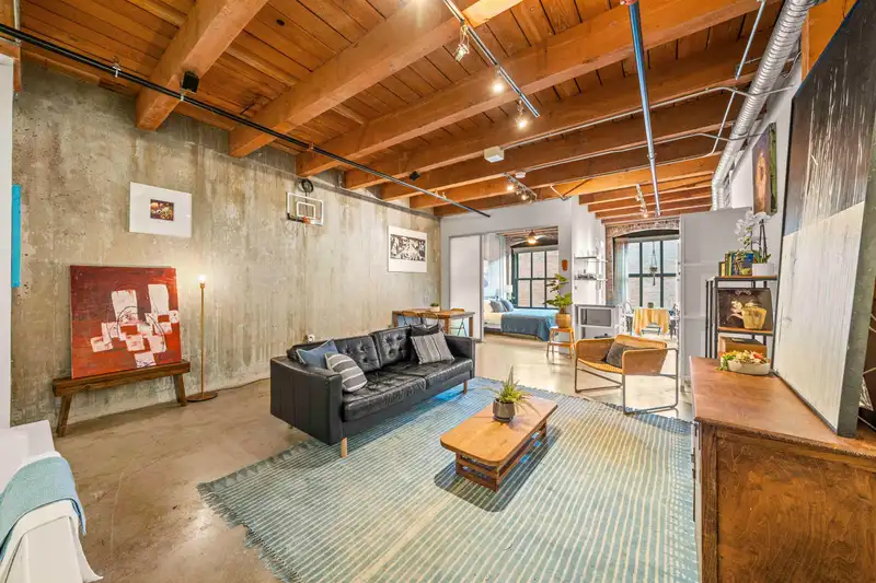 205 55 E CORDOVA STREET - photo 1 of 28