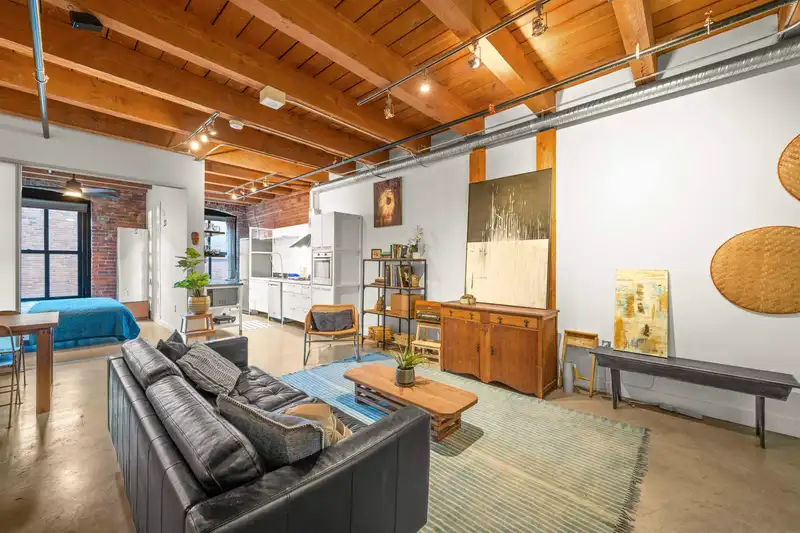 205 55 E CORDOVA STREET - photo 2 of 28