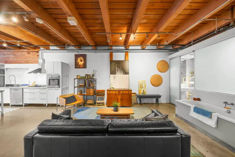 205 55 E CORDOVA STREET - photo 3 of 28