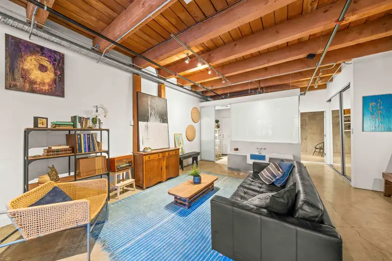 205 55 E CORDOVA STREET - photo 4 of 28