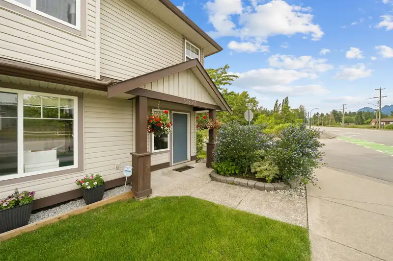 11597 240 STREET - photo 2 of 40