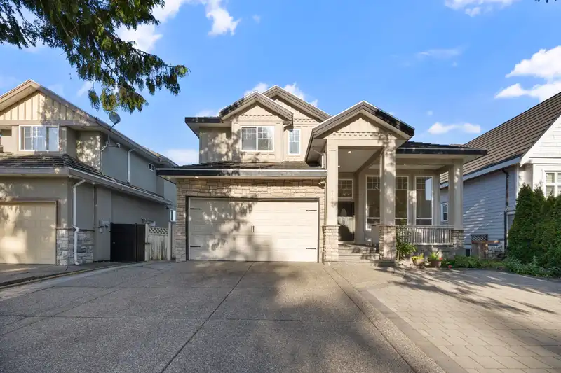 7376 148 STREET - photo 1 of 40