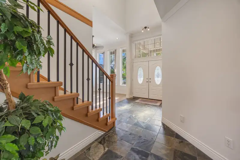 7376 148 STREET - photo 4 of 40