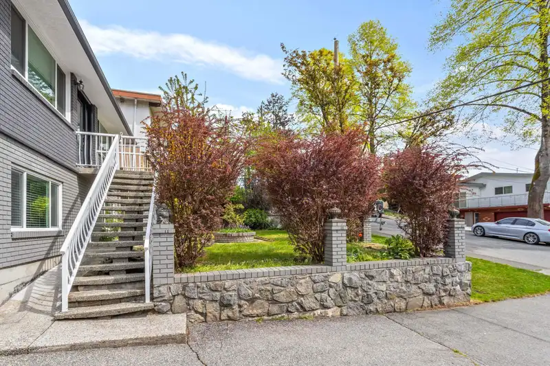 3951 WILLIAM STREET - photo 4 of 40