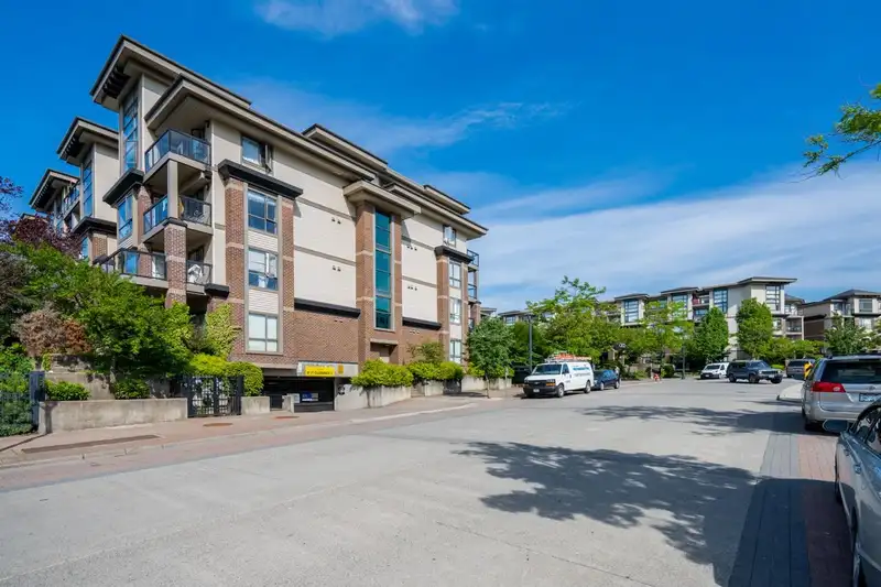 104 10866 CITY PARKWAY - photo 1 of 31