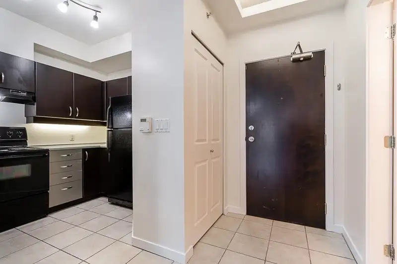 104 10866 CITY PARKWAY - photo 3 of 31