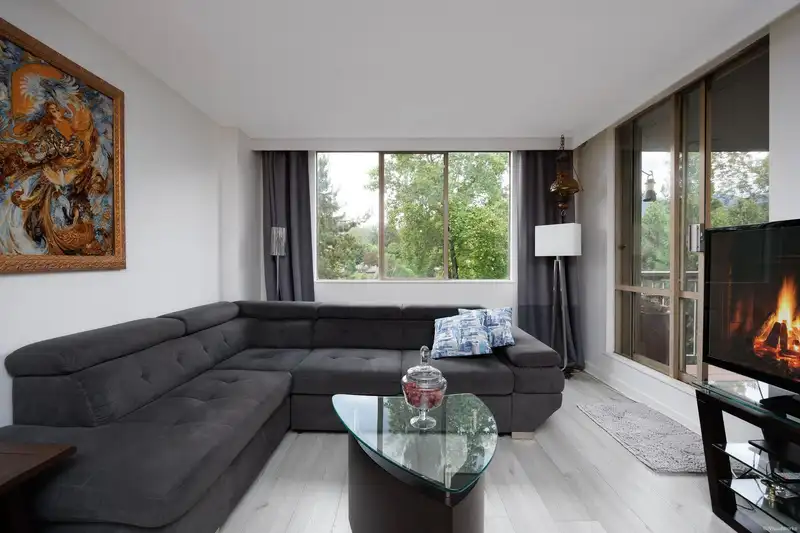 1001 2012 FULLERTON AVENUE - photo 3 of 40