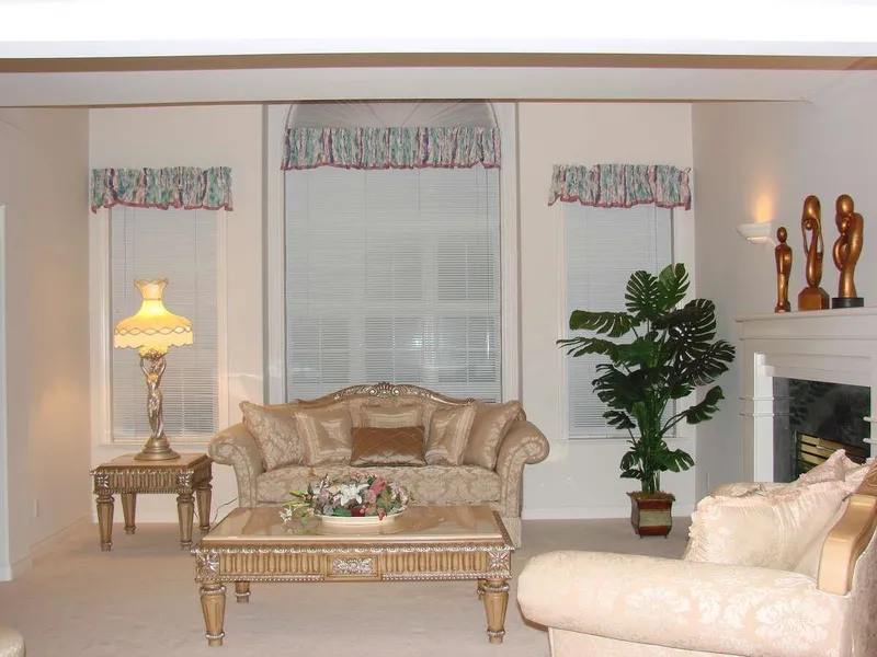 5511 CANTRELL ROAD - photo 2 of 19