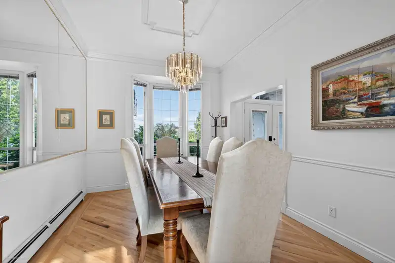15186 73B AVENUE - photo 4 of 40