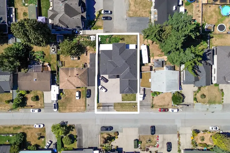 2357 ALDER STREET - photo 3 of 25