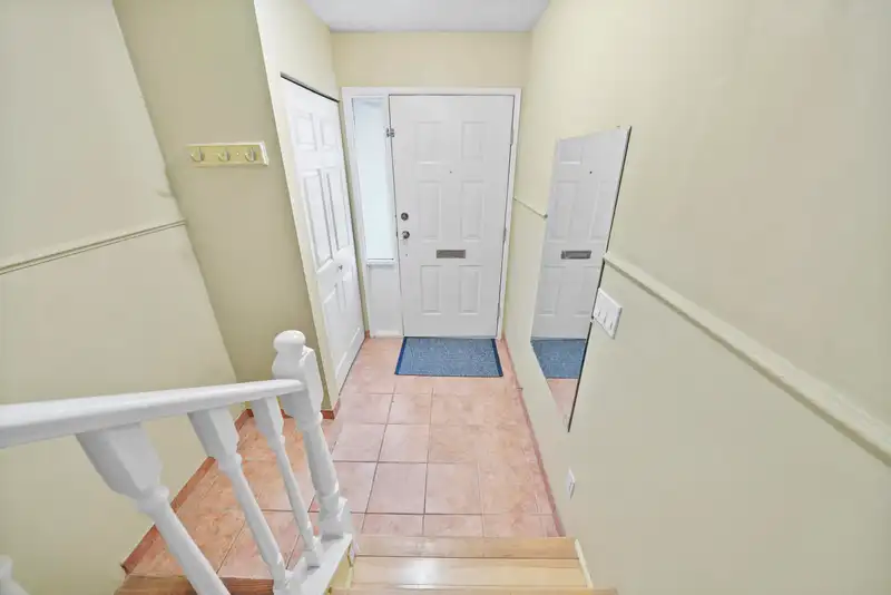 60 1195 FALCON DRIVE - photo 4 of 37