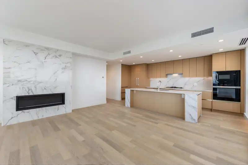 1605 1475 FOSTER STREET - photo 3 of 19