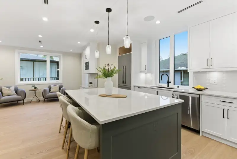 2 8408 17TH AVENUE - photo 3 of 40