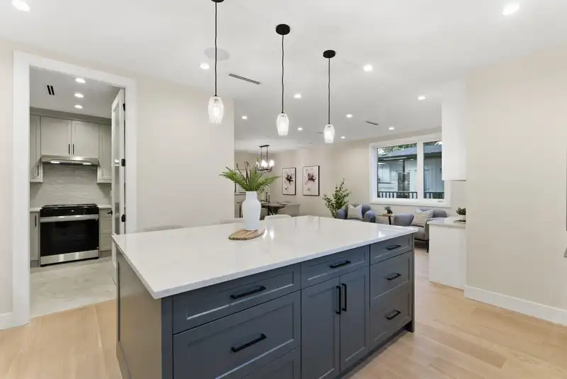 2 8408 17TH AVENUE - photo 4 of 40