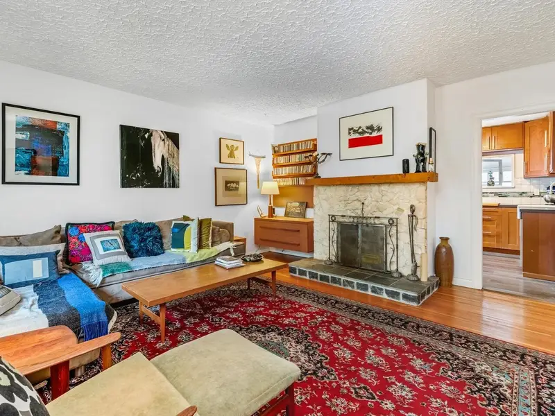 2917 E 28TH AVENUE - photo 2 of 25