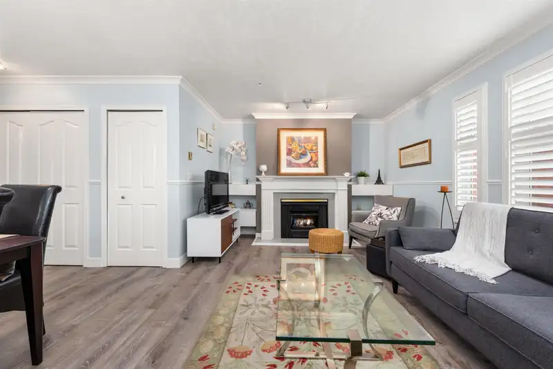 110 725 W 7TH AVENUE - photo 2 of 40