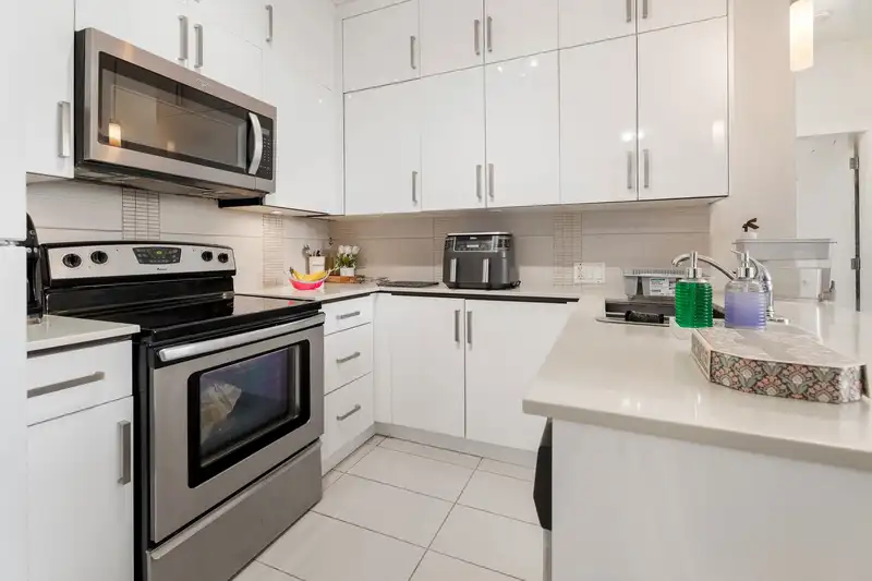 308 13399 104 AVENUE - photo 4 of 15