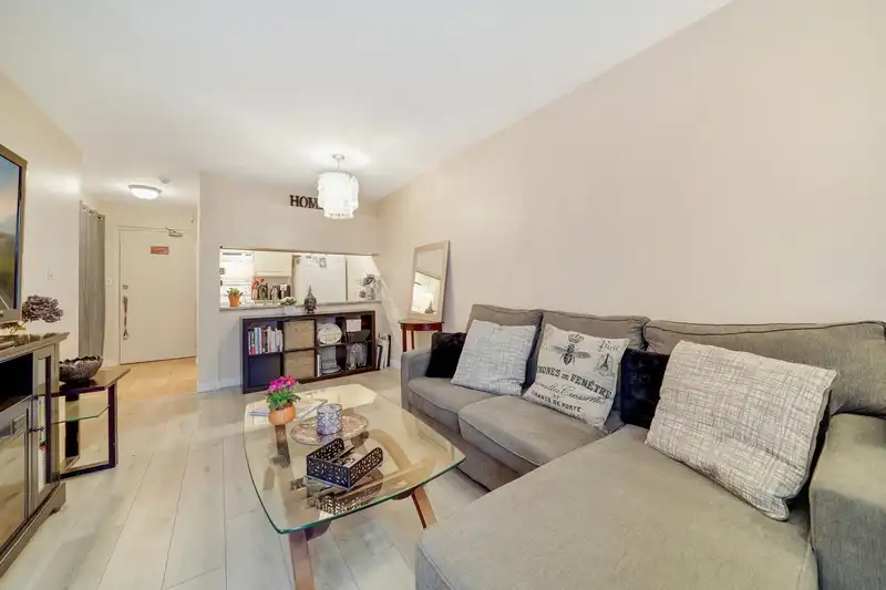 302 1080 PACIFIC STREET - photo 3 of 33