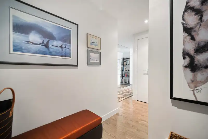 907 110 SWITCHMEN STREET - photo 4 of 27