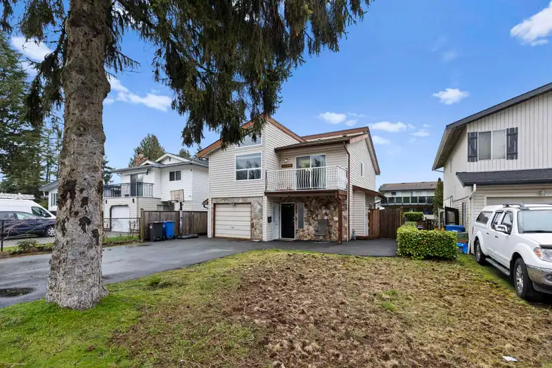 3308 JERVIS CRESCENT - photo 3 of 33
