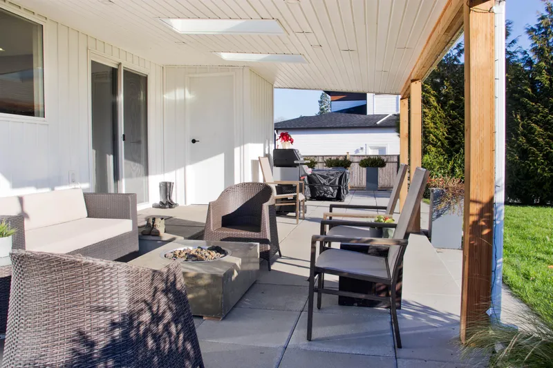 22444 72 AVENUE - photo 3 of 25