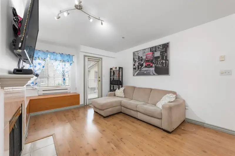 115 3400 SE MARINE DRIVE - photo 2 of 26