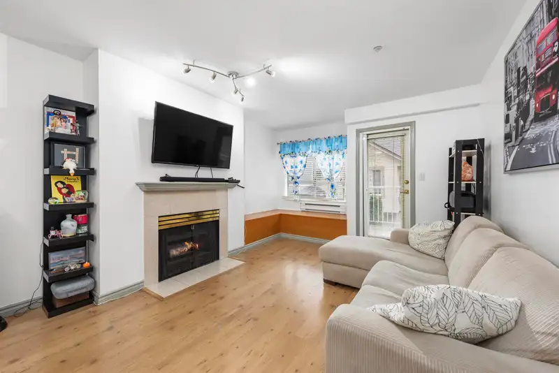 115 3400 SE MARINE DRIVE - photo 3 of 26