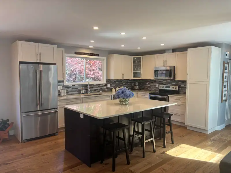 38549 WESTWAY AVENUE - photo 2 of 29