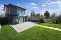 598 ARTHUR ERICKSON PLACE - thumbnail 3